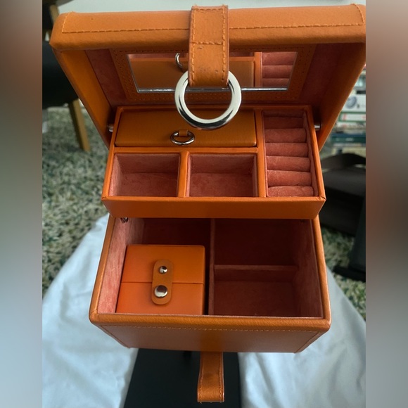 Talbots jewelry box double as a handbag - Picture 3 of 8